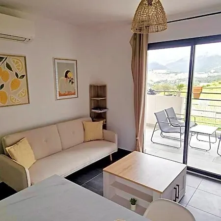 T2 Avec Terrasse * Corte (Corsica)