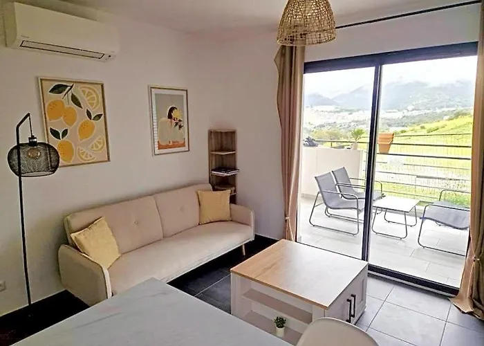 T2 Avec Terrasse * Corte (Corsica)